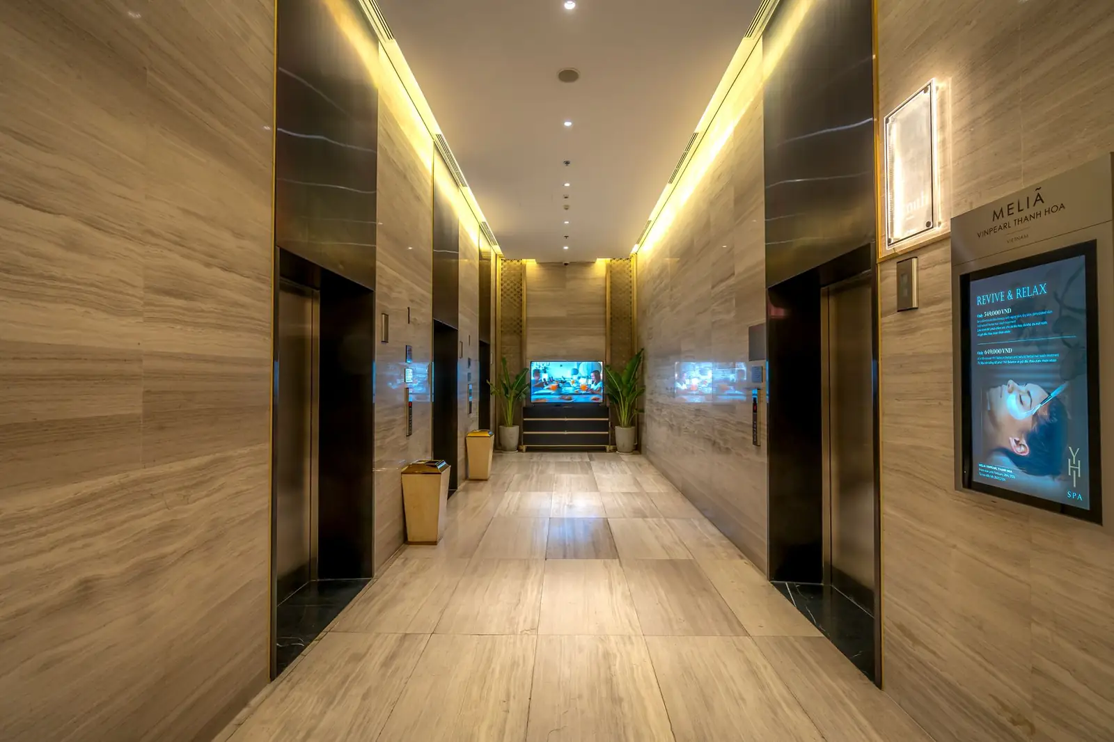 Ravirahotelretreat interior corridor